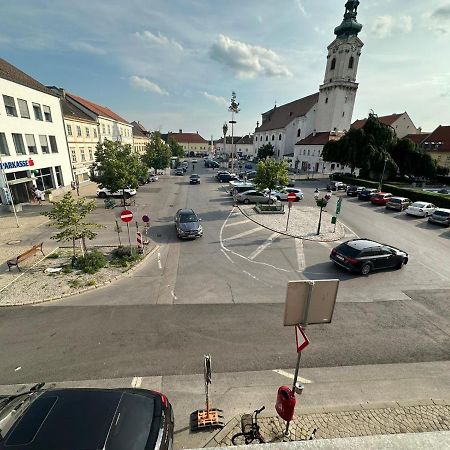 Central Plaza Mini Apartment 1 Bruck an der Leitha Exterior foto
