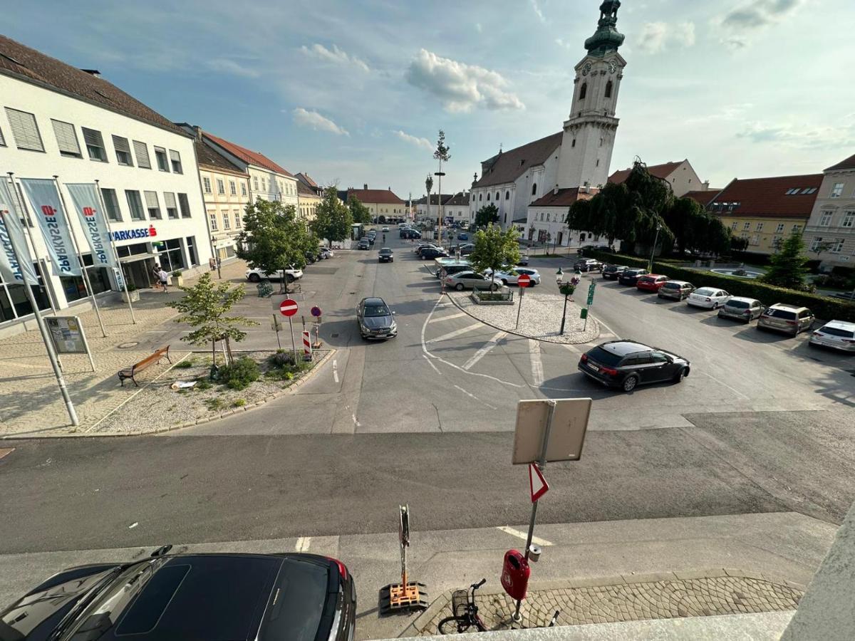 Central Plaza Mini Apartment 1 Bruck an der Leitha Exterior foto